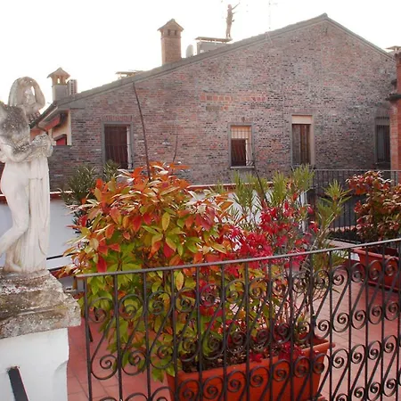 Delle Agucchie * Ferrara